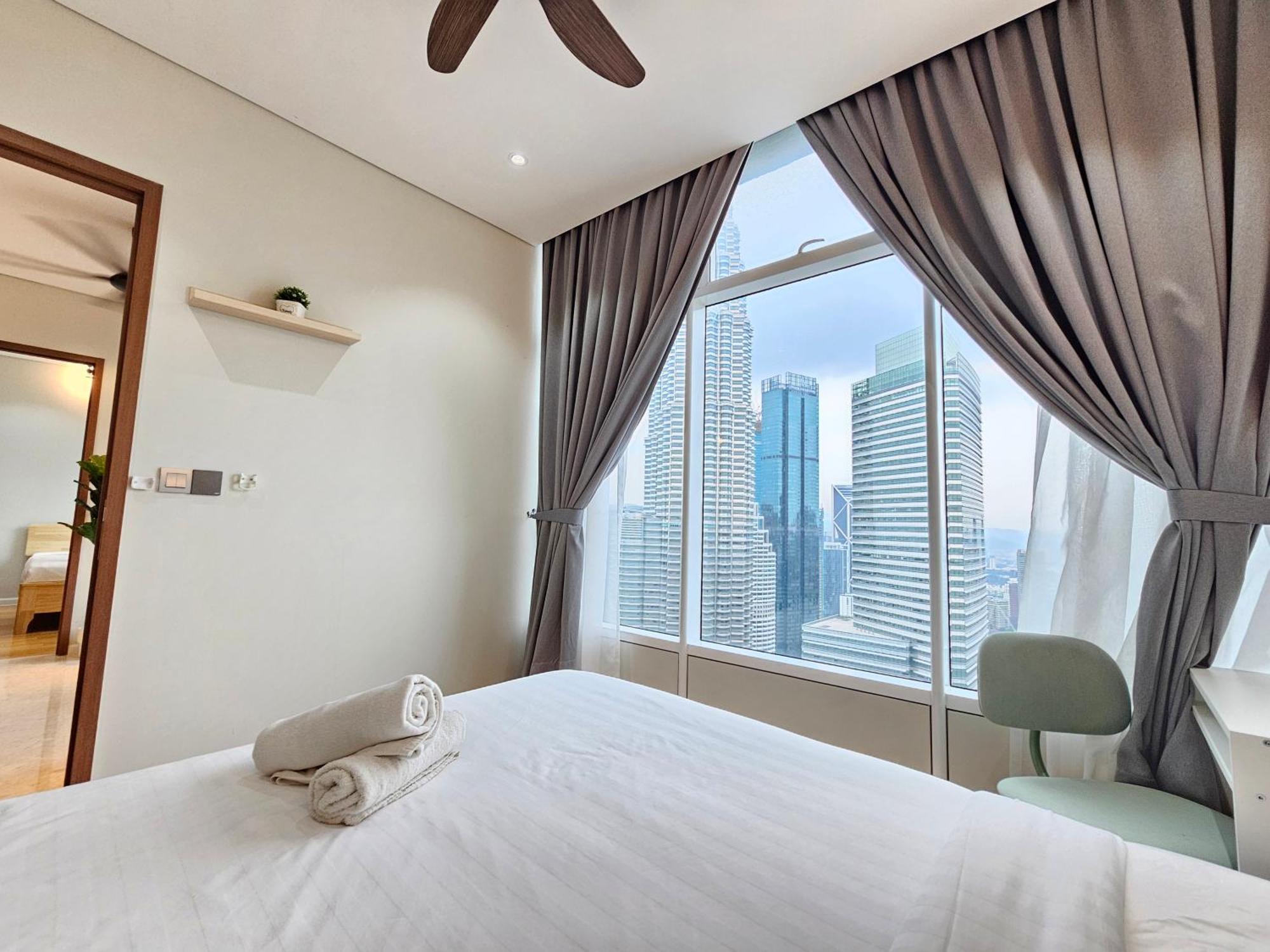 Sky Suites Klcc By Staylar Kuala Lumpur Exteriör bild